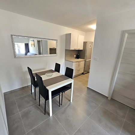 Apartma Bertoki Capodistria Esterno foto